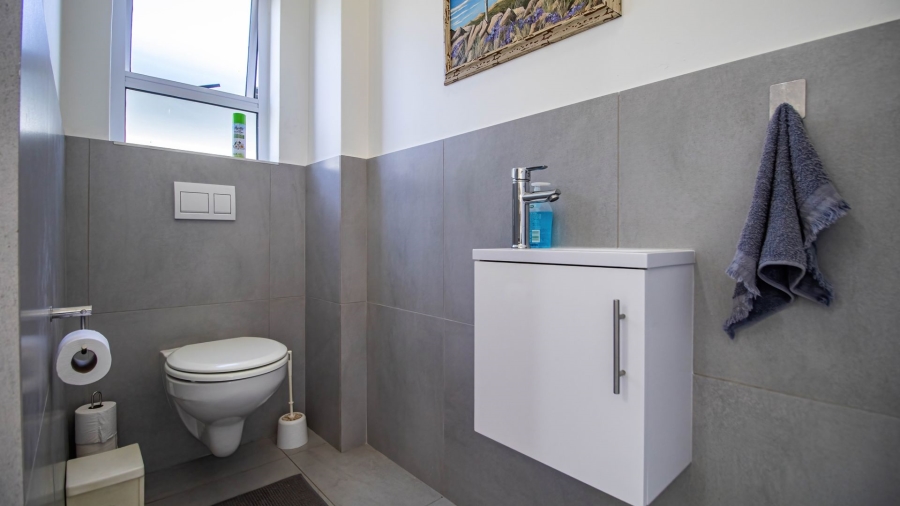 2 Bedroom Property for Sale in Honeydew Country Estate Western Cape